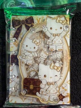 Hello Kitty White & Gold shaker Notebook A7